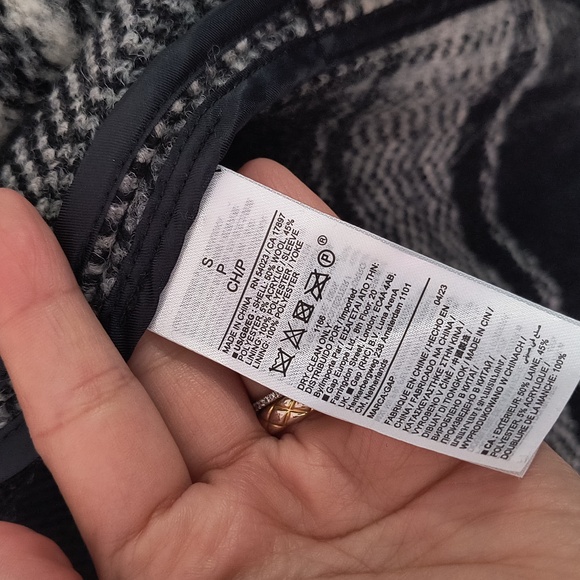 Wool coat checker - Picture 3 of 9